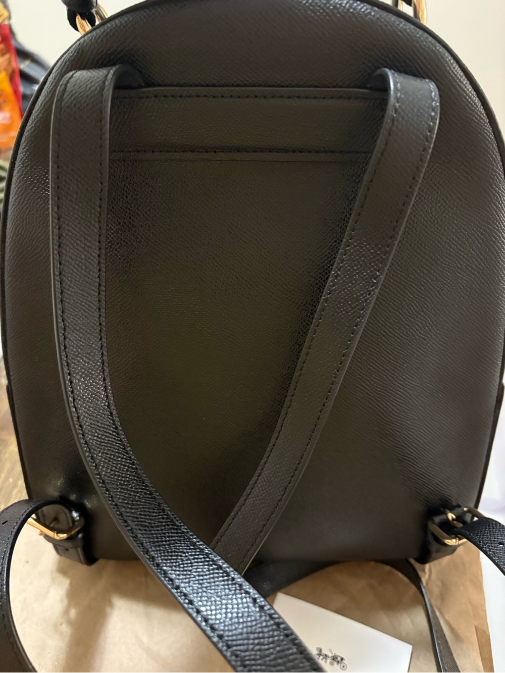 Coach - Jordyn Backpack black with gold hardware - Picture 5 of 14